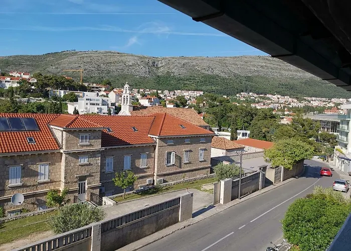 Tina Dubrovnik